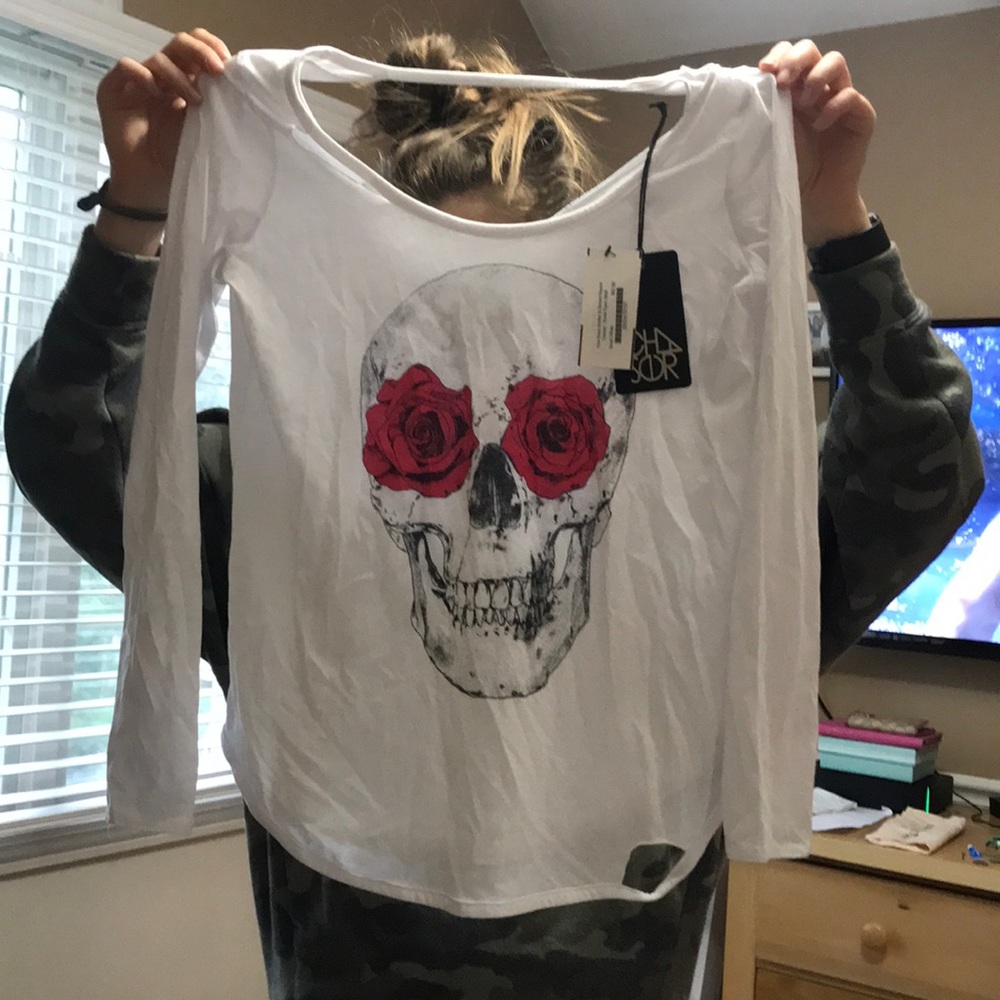 Rose eyes skulls shirt